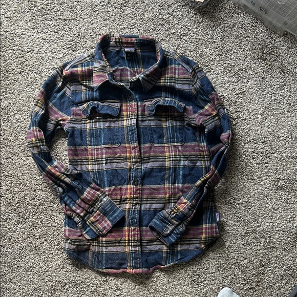 Patagonia Tops - Patagonia flannel shirt